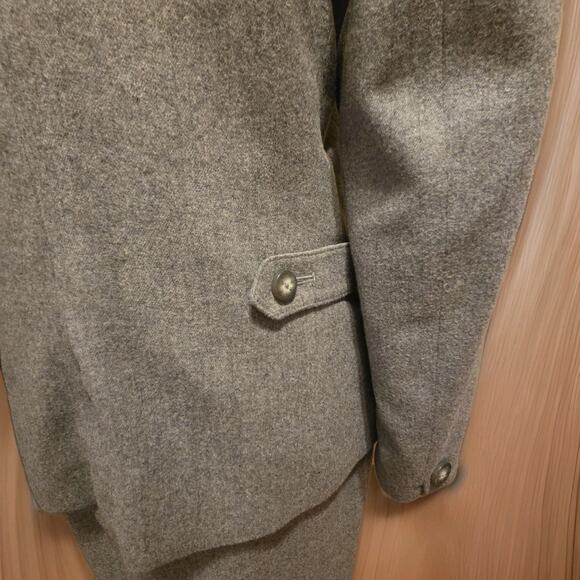 Vtg 80s Evan Picone Gray Career Collarless Suit Coat And Pleated Skirt Pockets - Picture 5 of 15